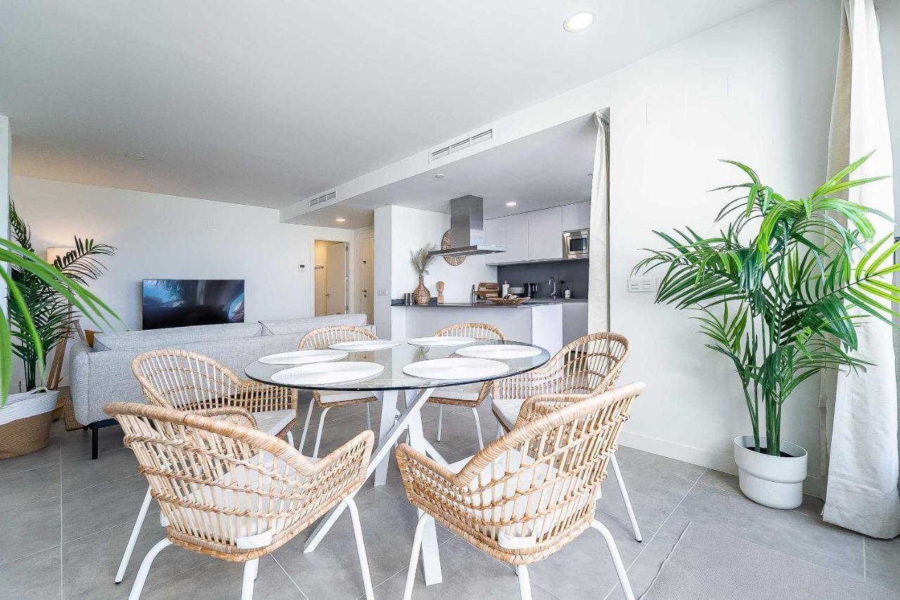 71-beachfront, Brand New Luxury Penthouse Lejlighed